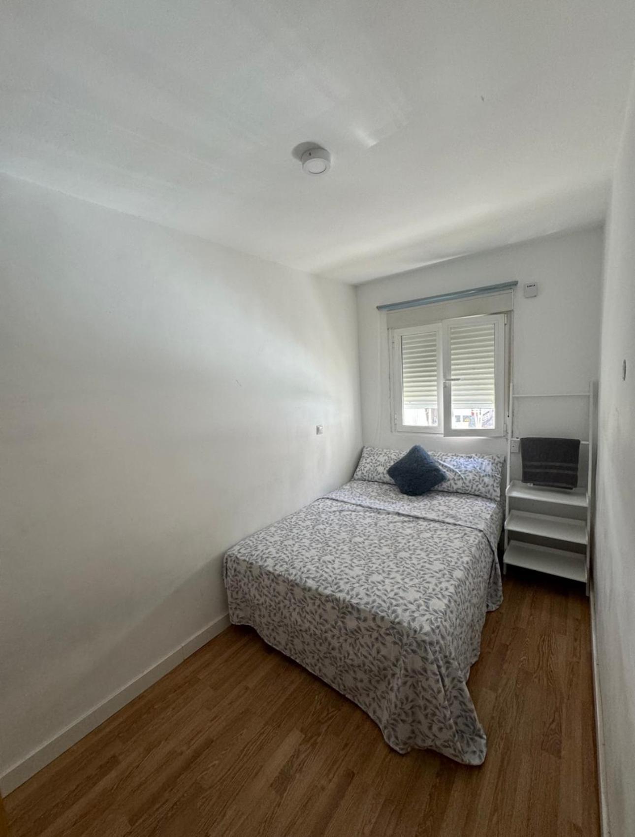 Habitacion Con Bano Compartido Hotel Madrid Eksteriør billede